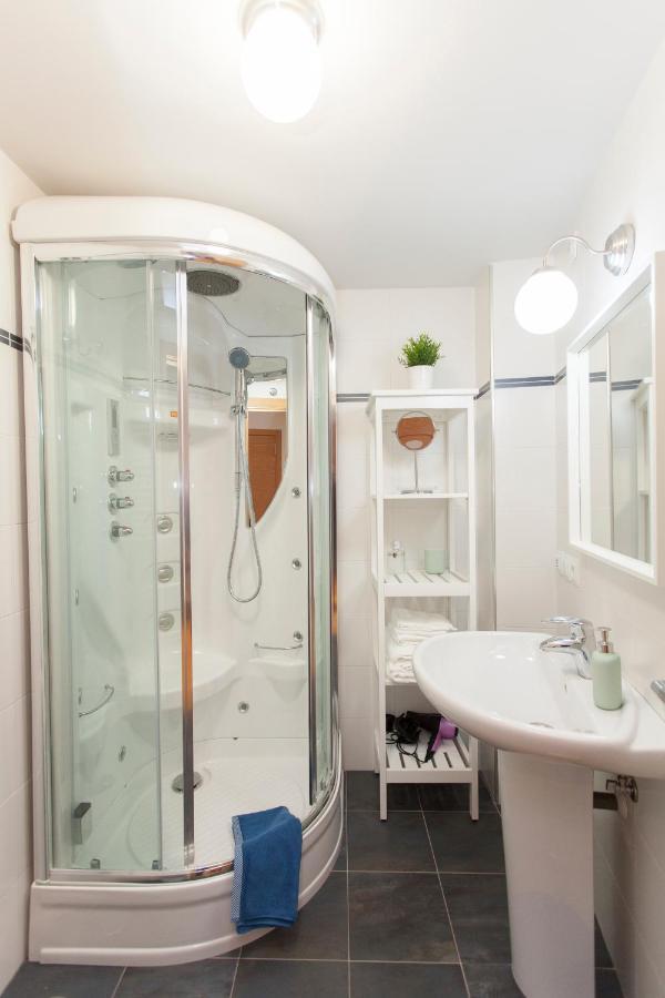 Celia Appartement Roa Buitenkant foto